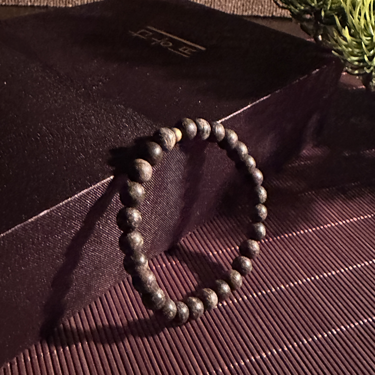 BIUDA Luxury Agarwood & 18K Gold Bead Mala Bracelet – Handmade Buddhist Bracelet for Good Fortune & Mindfulness