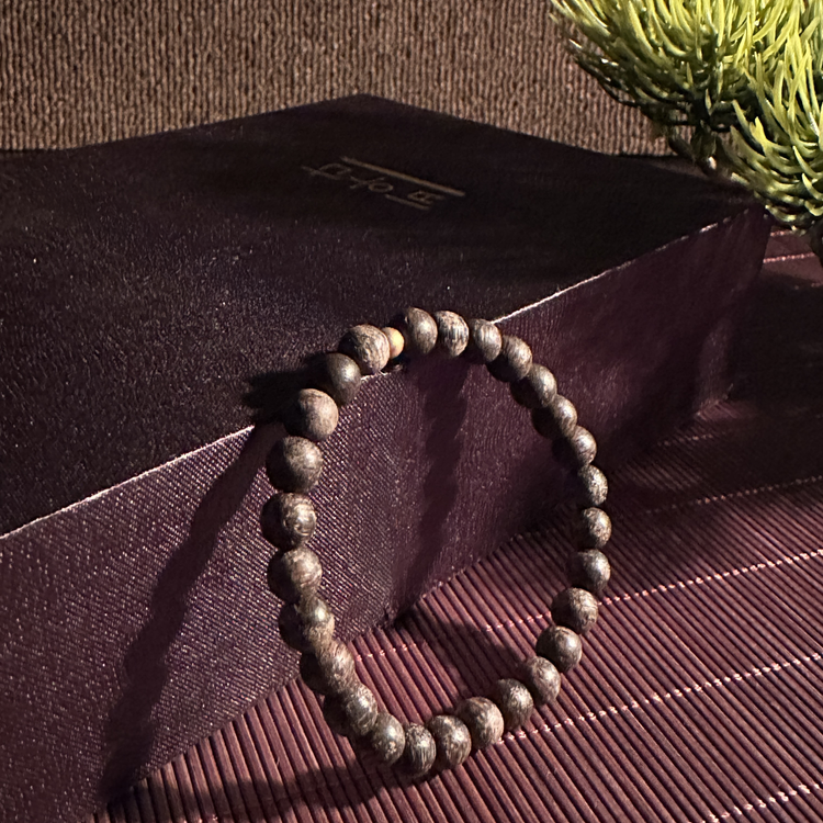 BIUDA Luxury Agarwood & 18K Gold Bead Mala Bracelet – Handmade Buddhist Bracelet for Good Fortune & Mindfulness