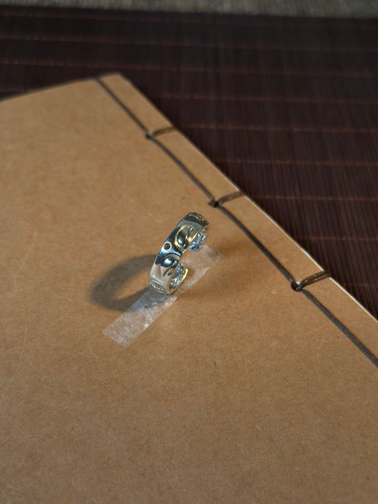 925スターリングシルバー 仏面 経文リング|職人手彫り 仏教マントラ フリーサイズリング