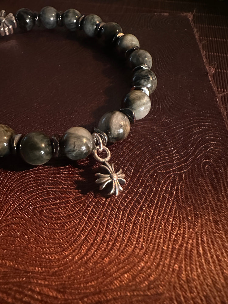 AAA天然イーグルアイ(ホークスアイ)ブレスレット|925スターリングシルバー クロスチャーム・守護ブレスレット