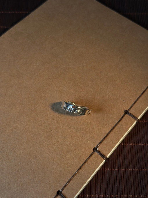 925スターリングシルバー 仏面 経文リング|職人手彫り 仏教マントラ フリーサイズリング