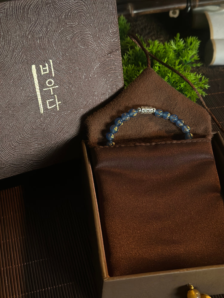 天然翡翠 六字真言ブレスレット｜999純銀・オン マニ ペメ フム・六字大明呪 数珠ブレスレット