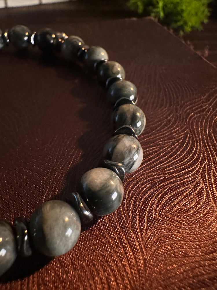 AAA天然イーグルアイ（ホークスアイ）ブレスレット｜925スターリングシルバー クロスチャーム・守護ブレスレット