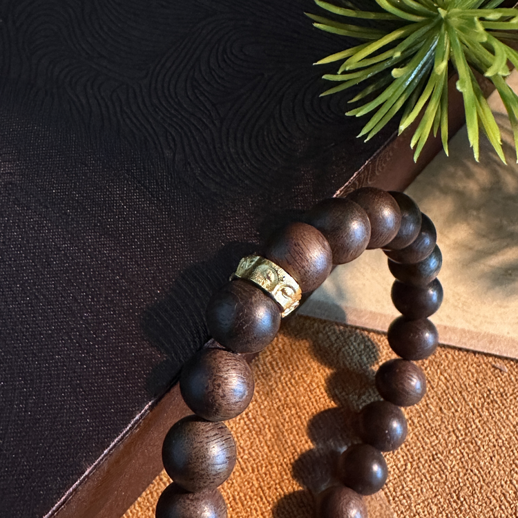 BIUDA Handcrafted Agarwood Mala Bracelet with Buddha Face – 925 Sterling Silver